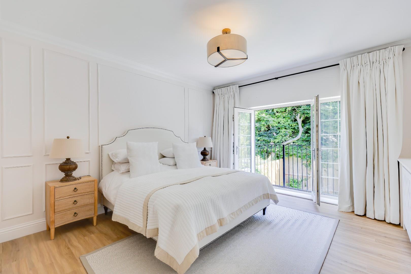 18 Queen Anne Square, Cardiff, CF10 3ED